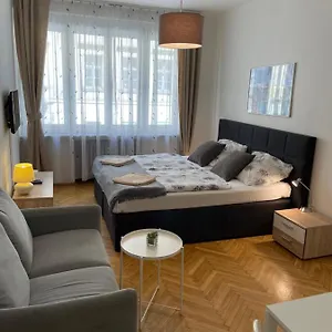 Agnes - Romance In Ii. Apartment Prag