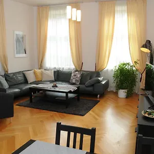 Royal Road Apartment Prag